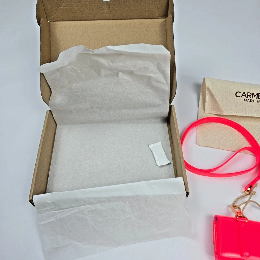 Carmensol Tommy Airpod Pro/Pro2 Case Handmade Made in Italy Pink ‎ Vegan Leather